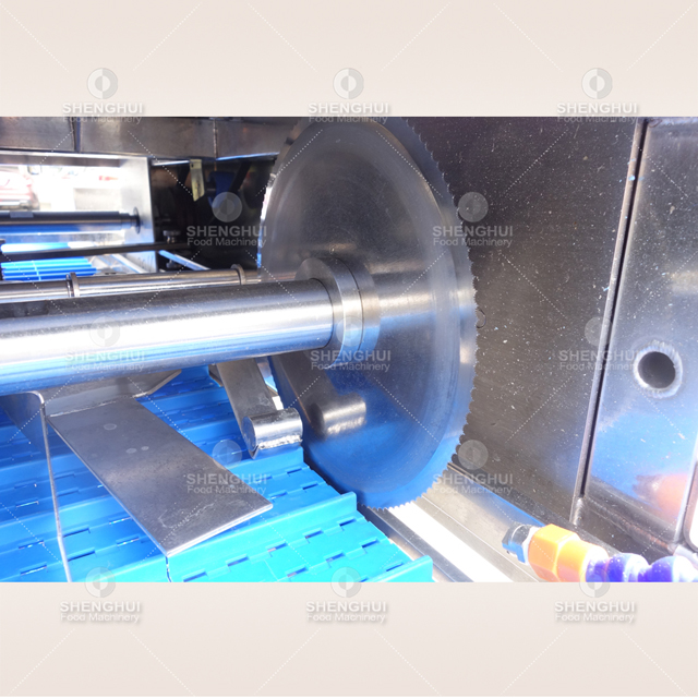 Customized fish head and tail removing machine canned dace processing machine tilapia mossambica cutting machine