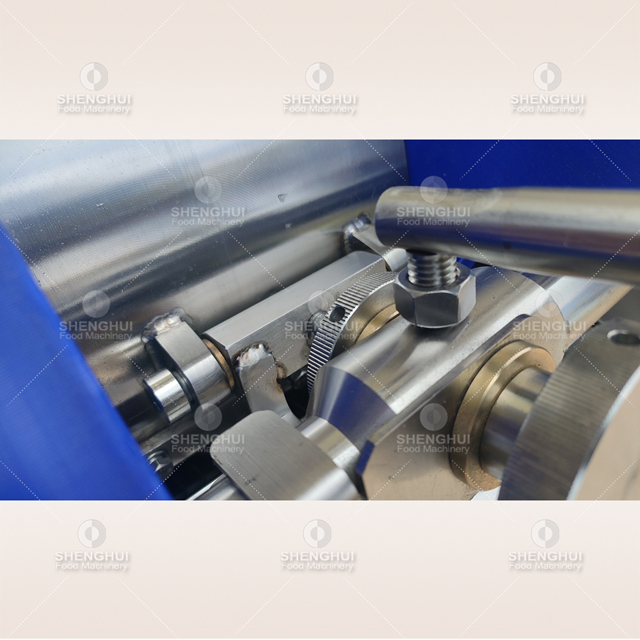 Three-dimensional centrifugal high-speed meat dicing machine frozen meat cutting machine meat cube cutter